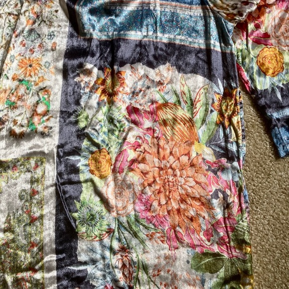 ♥️🤍💙NWT Soft Surroundings Crushed Velvet Women's Top - Picture 3 of 3